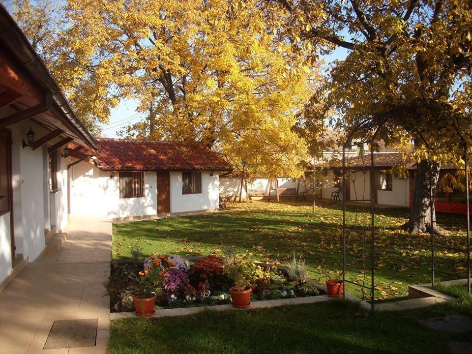 Bolyarski Stan Guest House Veliki Preslav Exterior foto